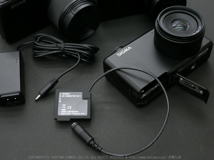 SIGMA DP2 Merrill バッテリー4個 ACアダプター フード付 - カメラ